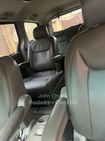 toyota-sienna-2005-model-big-3