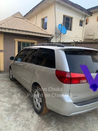 toyota-sienna-2005-model-big-1