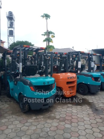 brand-new-forklifts-big-0