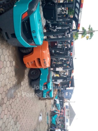 brand-new-forklifts-big-2