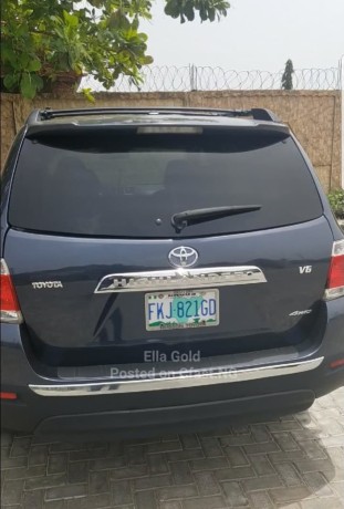 toyota-highlander-limited-2012-model-big-2