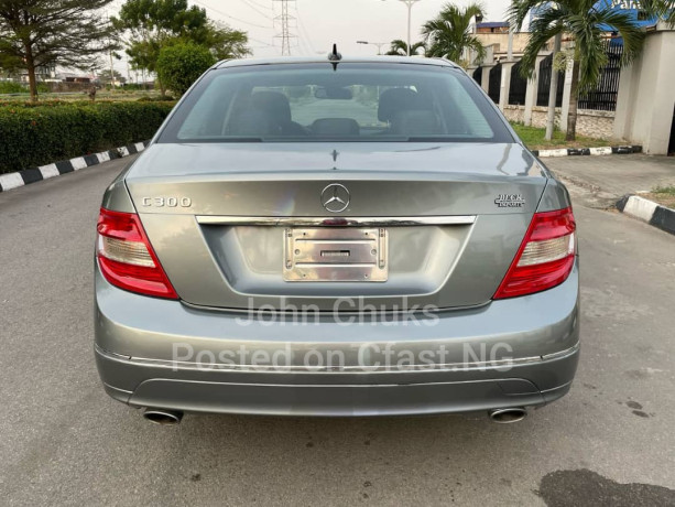 mercedes-benz-c300-2009-model-big-1