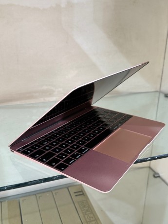 uk-used-apple-macbook-2016-core-m7-8gb512gb-big-1