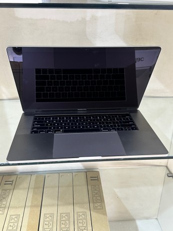 uk-used-apple-macbook-pro-2016core-i7-16gb512gb-big-0