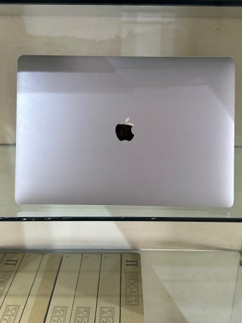 uk-used-apple-macbook-pro-2017-core-i7-16gb512gb-big-0
